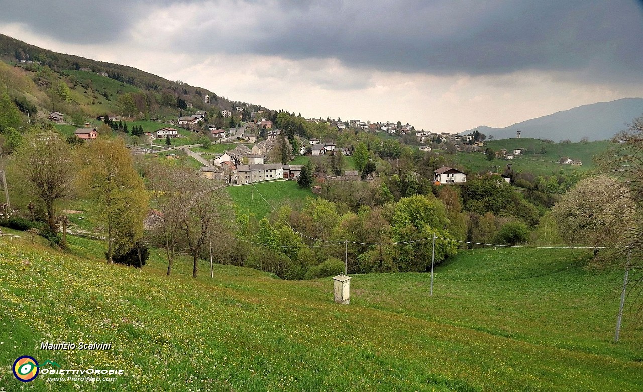 75 Ma a Fiupiano il cielo diventa scuro....JPG